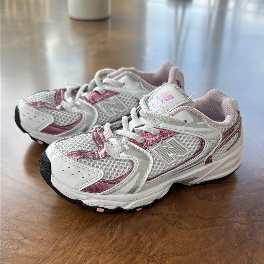 EUC with Box New Balance 530 Toddler 10 Pink and White Sneakers